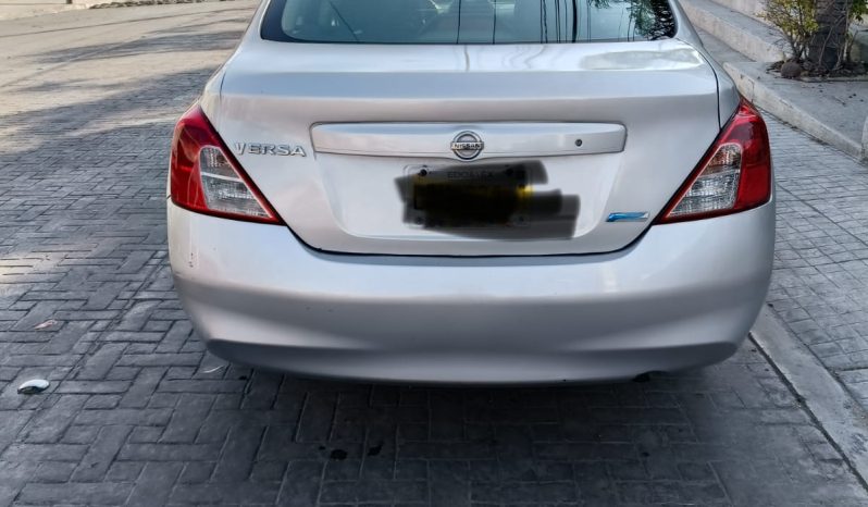 
								Nissan Versa 2013 full									