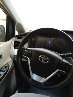 Toyota Sienna CE 2017