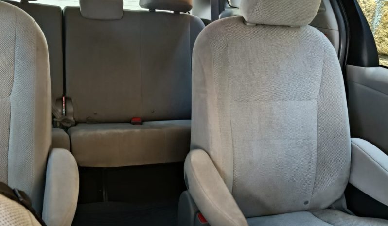 
								Toyota Sienna CE 2017 full									