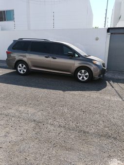 Toyota Sienna CE 2017