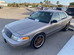 Ford Crown Victoria 2003