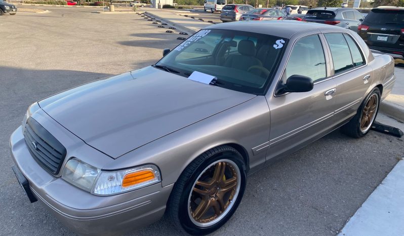 
								Ford Crown Victoria 2003 full									