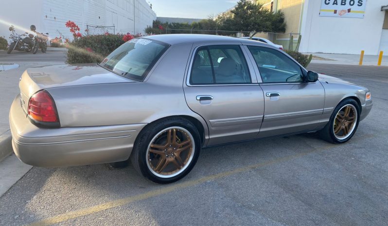 
								Ford Crown Victoria 2003 full									