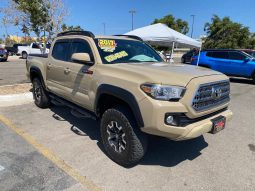 TOYOTA TACOMA 2017