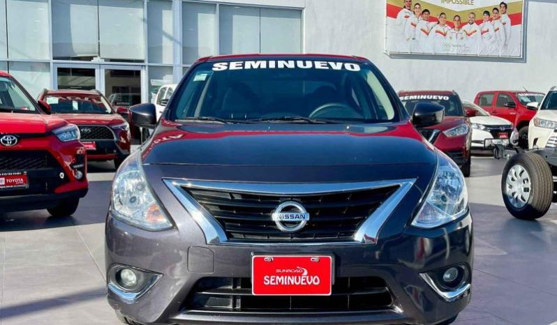 
								Nissan Versa 2019 full									