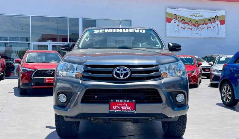 
								Toyota Hilux 2019 full									