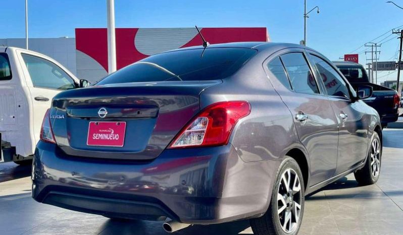 
								Nissan Versa 2019 full									