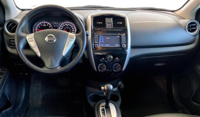 
								Nissan Versa 2018 full									