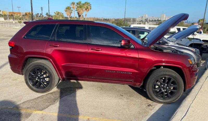 
								Jeep Grand Cherokee 2017 full									