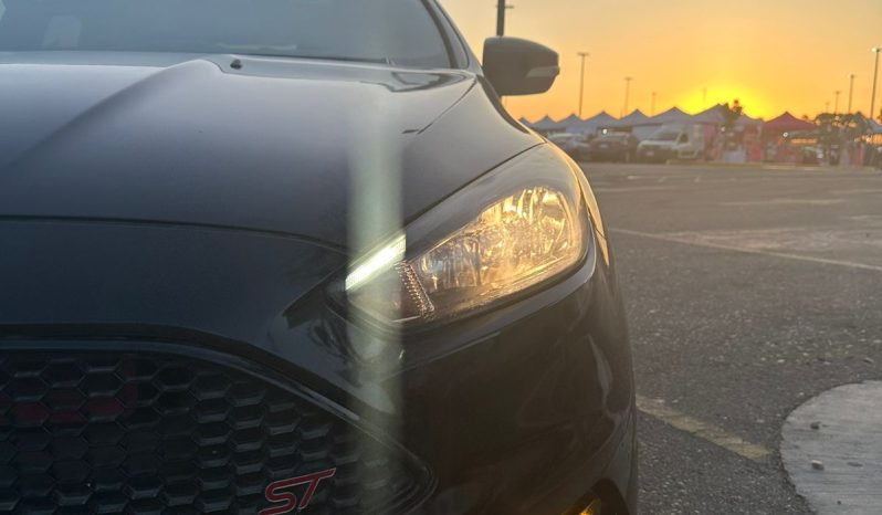 
								Ford Focus ST 2015 full									