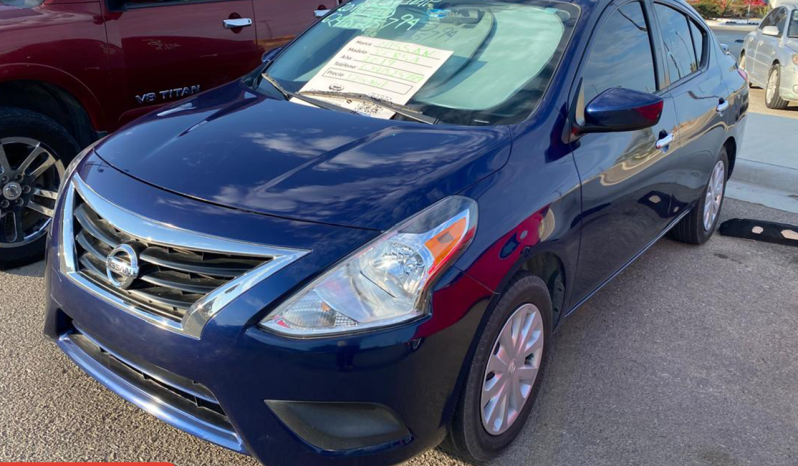 
								Nissan Versa 2019 full									